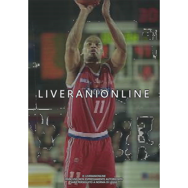 NEG-03-01-1999 REGGIO EMILIA CAMPIONATO DI BASKET SERIE A 1 ZUCCHETTI SOFTWARE REGGIO EMILIA-SONY MILANO NELLA FOTO MELVIN BOOKER AG ALDO LIVERANI SAS