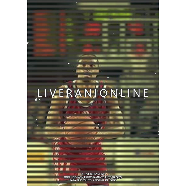 NEG-03-01-1999 REGGIO EMILIA CAMPIONATO DI BASKET SERIE A 1 ZUCCHETTI SOFTWARE REGGIO EMILIA-SONY MILANO NELLA FOTO MELVIN BOOKER AG ALDO LIVERANI SAS