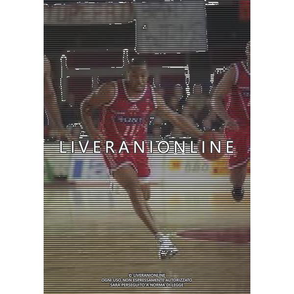 NEG-03-01-1999 REGGIO EMILIA CAMPIONATO DI BASKET SERIE A 1 ZUCCHETTI SOFTWARE REGGIO EMILIA-SONY MILANO NELLA FOTO MELVIN BOOKER AG ALDO LIVERANI SAS