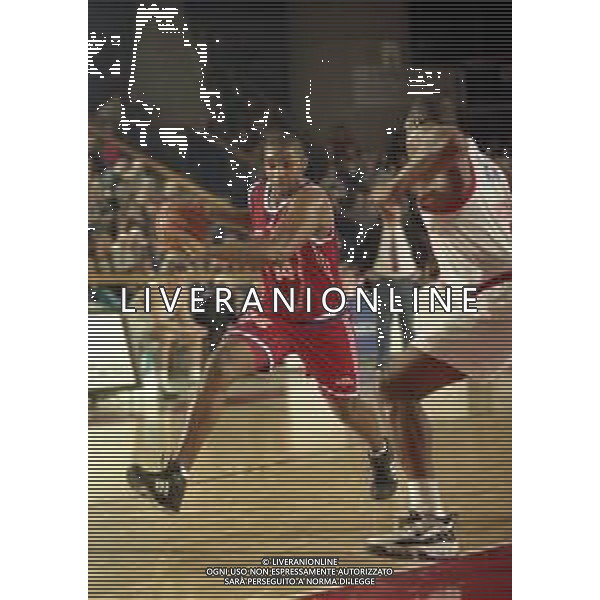 NEG-03-01-1999 REGGIO EMILIA CAMPIONATO DI BASKET SERIE A 1 ZUCCHETTI SOFTWARE REGGIO EMILIA-SONY MILANO NELLA FOTO DEMARCO JOHNSON AG ALDO LIVERANI SAS