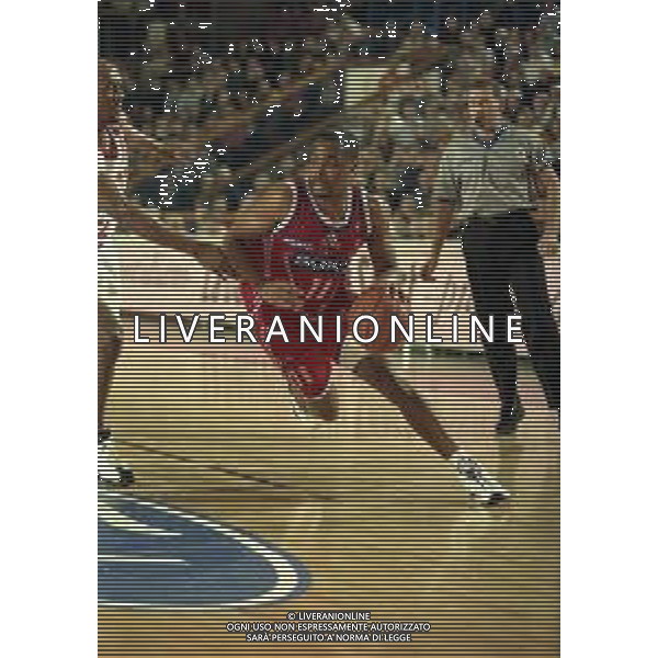 NEG-03-01-1999 REGGIO EMILIA CAMPIONATO DI BASKET SERIE A 1 ZUCCHETTI SOFTWARE REGGIO EMILIA-SONY MILANO NELLA FOTO MELVIN BOOKER AG ALDO LIVERANI SAS