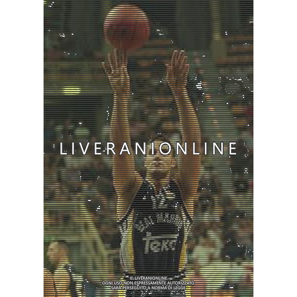 NEG-1999 REAL MADRID BASKET NELLA FOTO GNAD HANSI AG ALDO LIVERANI SAS