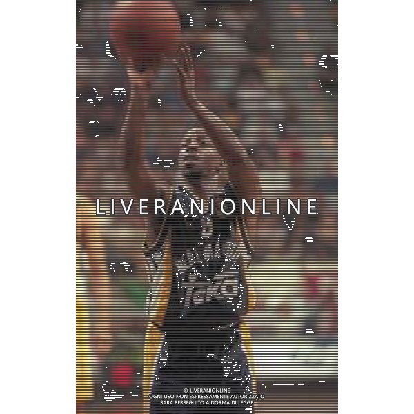 NEG-1999 REAL MADRID BASKET NELLA FOTO JENNINGS KEITH AG ALDO LIVERANI SAS