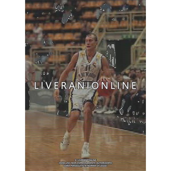 NEG-1999 REAL MADRID BASKET NELLA FOTO HERREROS ALBERTO AG ALDO LIVERANI SAS