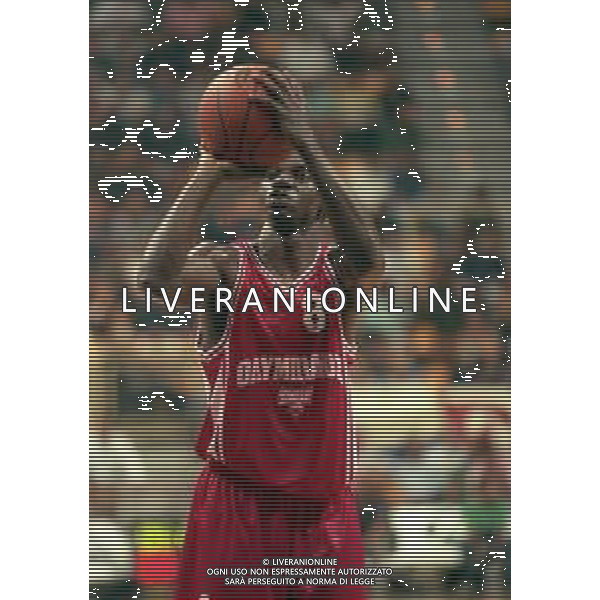 NEG-1999 OLIMPIAKOS PIREO BASKET NELLA FOTO ADE MENSAH ARSENE AG ALDO LIVERANI SAS