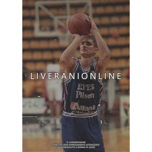 NEG-1999 EFES PILSEN ISTANBUL BASKET NELLA FOTO MULAOMEROVIC DAMIR AG ALDO LIVERANI SAS