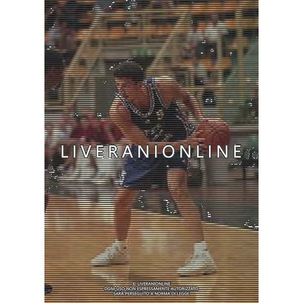 NEG-1999 EFES PILSEN ISTANBUL BASKET NELLA FOTO TURKOGLU HIDAYET AG ALDO LIVERANI SAS