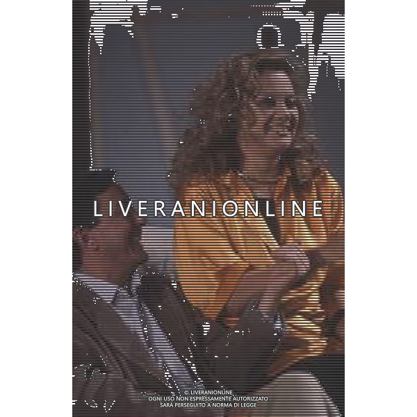 DIAP-RETROSPETTIVA VALERIA MORICONI PSEUDONIMO DI VALERIA ABBRUZZETTI ATTRICE NELLA FOTO VALERIA MORICONI CON REMO GIRONE NELL\'ANNO 1988 NELLA COMMEDIA TEATRALE “FUORI SCENA“ AG ALDO LIVERANI SAS