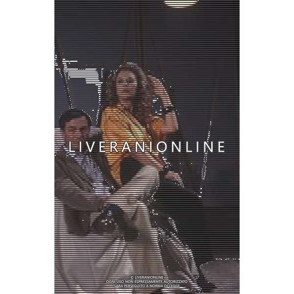 DIAP-RETROSPETTIVA VALERIA MORICONI PSEUDONIMO DI VALERIA ABBRUZZETTI ATTRICE NELLA FOTO VALERIA MORICONI CON REMO GIRONE NELL\'ANNO 1988 NELLA COMMEDIA TEATRALE “FUORI SCENA“ AG ALDO LIVERANI SAS