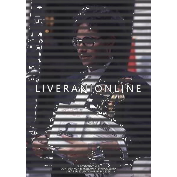 DIAP- RETROSPETTIVA ROBERTO D\'AGOSTINO GIORNALISTA-OPINIONISTA PERSONAGGIO TELEVISIVO NELLA FOTO ROBERTO D\'AGOSTINO NELL\'ANNO 1987 CON IL SUO LIBRO “COME VIVERE BENE E SENZA I COMUNISTI“ AG ALDO LIVERANI SAS