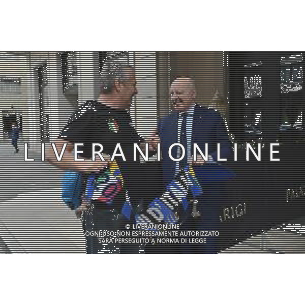 TVRG CdA Inter nella foto Giuseppe Marotta presidente Inter con un tifoso Milano 04-06-2024 Assemblea dei soci dell\'Inter per l\'elezione del nuovo presidente foto Roberto Garavaglia/Agenzia Aldo Liverani sas