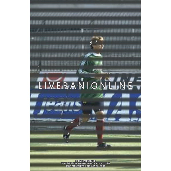 DIAP-RETROSPETTIVA SILVANO MARTINA CALCIATORE NELLA FOTO SILVANO MARTINA CON LA MAGLIA DEL TORINO CALCIO NELL\'ANNO 1984 AG ALDO LIVERANI SAS 