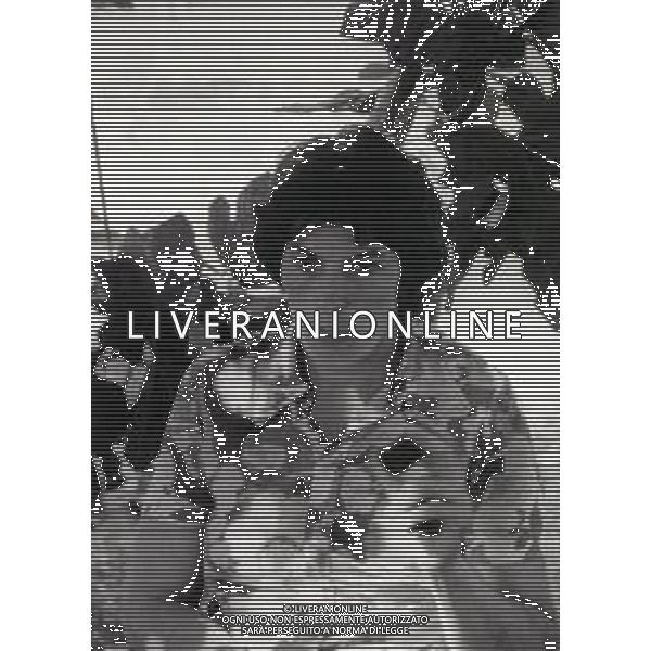 NEG-RETROSPETTIVA FAMIGLIA RAMPI VERMICINO NELLA FOTO IL PAPA\' FERDINANDO LA MAMMA FRANCA BIZZARRI E IL FRATELLINO RICCARDO DOPO L\'INCIDENTE AVVENUTO A GIUGNO CON LA PERDITA DEL FIGLIO ALFREDINO CADUTO IN UN POZZO ARTESIANO ANNO 1981 FOTO ENRICO LIVERANI-AG ALDO LIVERANI SAS