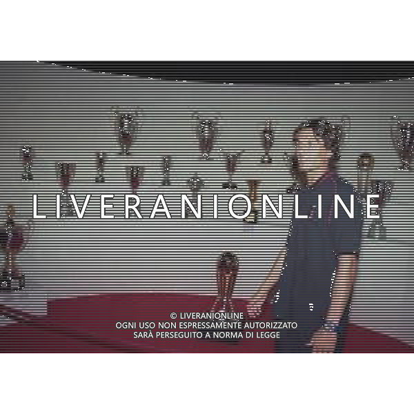 NEG-26-07-1999 MILANO PALAZZO DELLA PERMANENTE MOSTRA SUI 100 ANNI AC MILAN CALCIO NELLA FOTO PAOLO MALDINI AG ALDO LIVERANI SAS