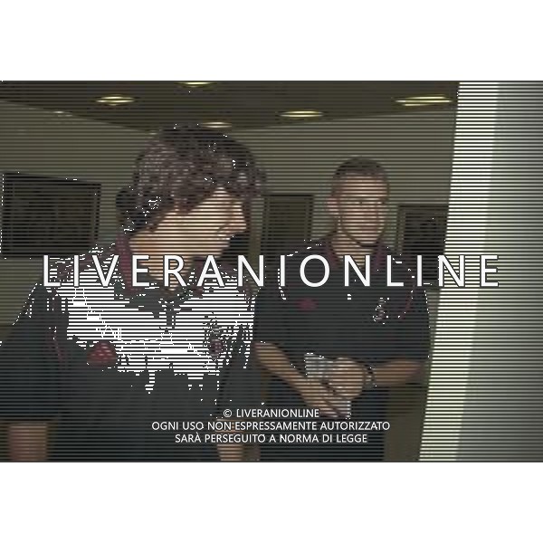 NEG-26-07-1999 MILANO PALAZZO DELLA PERMANENTE MOSTRA SUI 100 ANNI AC MILAN CALCIO NELLA FOTO DEMETRIO ALBERTINI CON ANDRIY SHEVCHENKO AG ALDO LIVERANI SAS