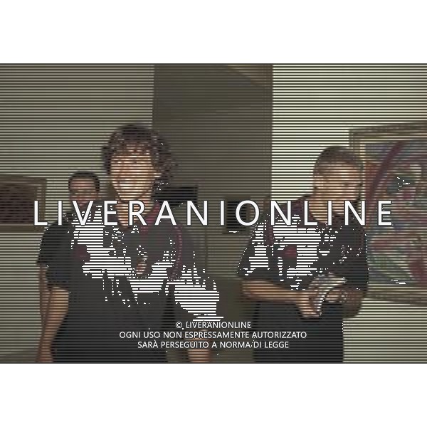 NEG-26-07-1999 MILANO PALAZZO DELLA PERMANENTE MOSTRA SUI 100 ANNI AC MILAN CALCIO NELLA FOTO DEMETRIO ALBERTINI CON ANDRIY SHEVCHENKO AG ALDO LIVERANI SAS