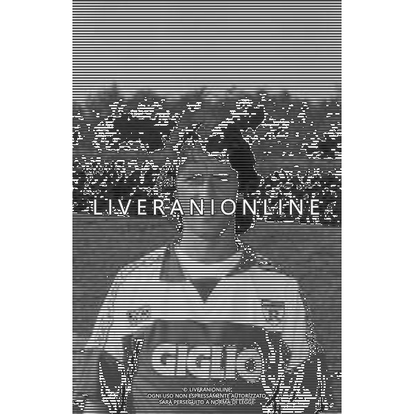 Neg- RETROSPETTIVA FERNANDO DE NAPOLI CALCIATORE NELLA FOTO FERNANDO DE NAPOLI CON LA MAGLIA DELLA REGGIANA CALCIO NELL\'ANNO 1995 AG ALDO LIVERANI SAS