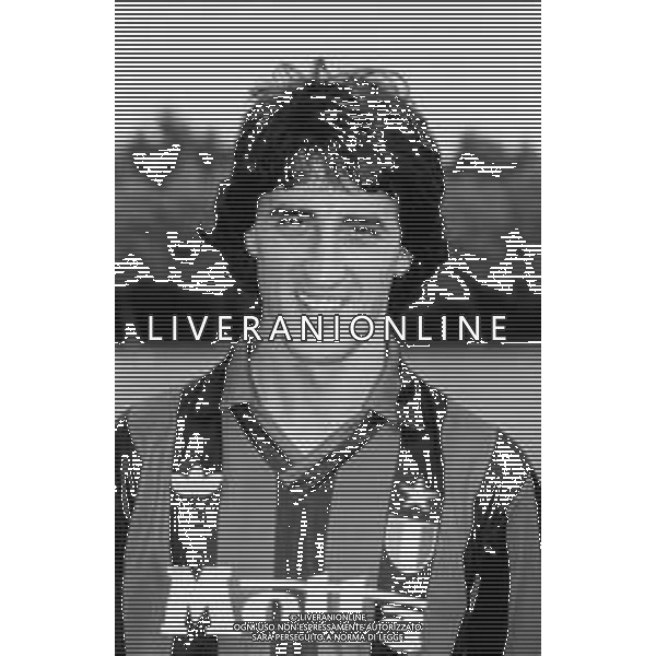 Neg- RETROSPETTIVA FERNANDO DE NAPOLI CALCIATORE NELLA FOTO FERNANDO DE NAPOLI CON LA MAGLIA DELL\' AC MILAN CALCIO NELL\'ANNO 1993 AG ALDO LIVERANI SAS
