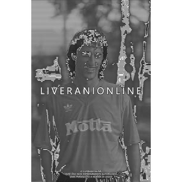 Neg- RETROSPETTIVA FERNANDO DE NAPOLI CALCIATORE NELLA FOTO FERNANDO DE NAPOLI CON LA MAGLIA DELL\' AC MILAN CALCIO NELL\'ANNO 1993 AG ALDO LIVERANI SAS