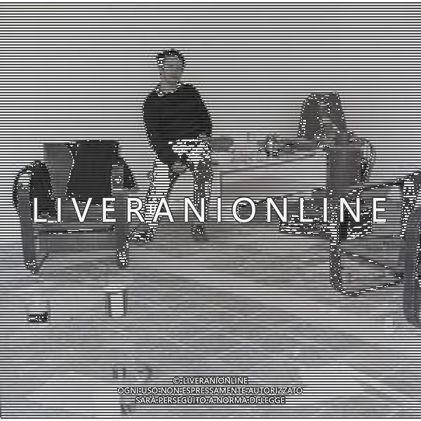 NEG- RETROSPETTIVA LOU CASTEL ATTORE  NELLA FOTO LOU CASTEL PSEUDONIMO DI ULV QUARZELL A ROMA NELL\'ANNO 1967  AG ALDO LIVERANI SAS