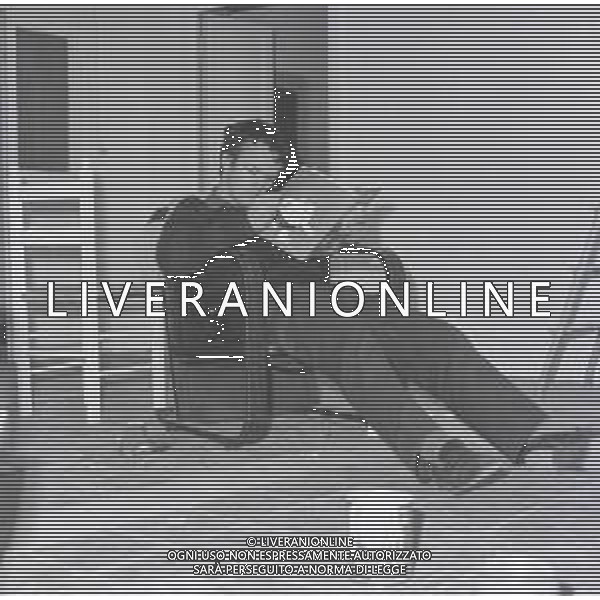 NEG- RETROSPETTIVA LOU CASTEL ATTORE  NELLA FOTO LOU CASTEL PSEUDONIMO DI ULV QUARZELL A ROMA NELL\'ANNO 1967  AG ALDO LIVERANI SAS