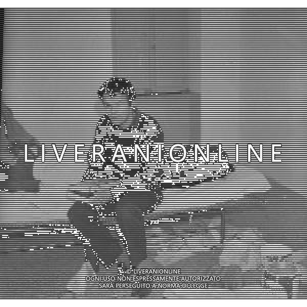 NEG- RETROSPETTIVA LOU CASTEL ATTORE  NELLA FOTO LOU CASTEL PSEUDONIMO DI ULV QUARZELL A ROMA NELL\'ANNO 1967  AG ALDO LIVERANI SAS