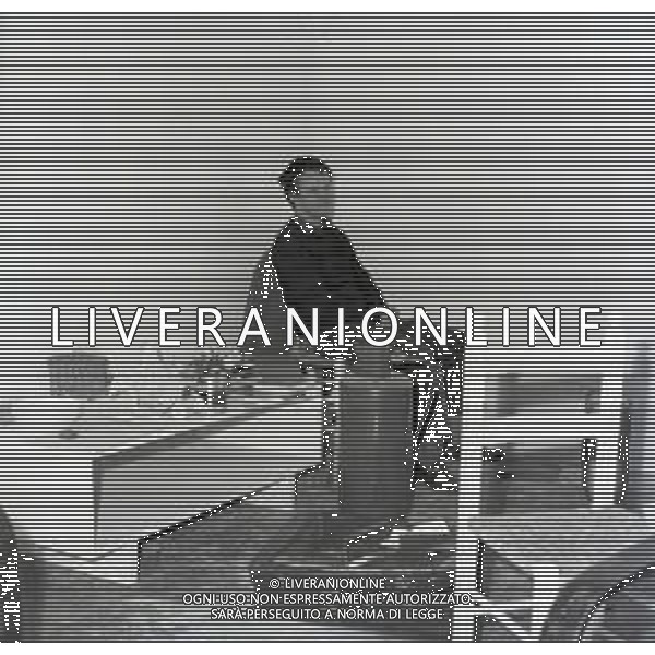 NEG- RETROSPETTIVA LOU CASTEL ATTORE  NELLA FOTO LOU CASTEL PSEUDONIMO DI ULV QUARZELL A ROMA NELL\'ANNO 1967  AG ALDO LIVERANI SAS