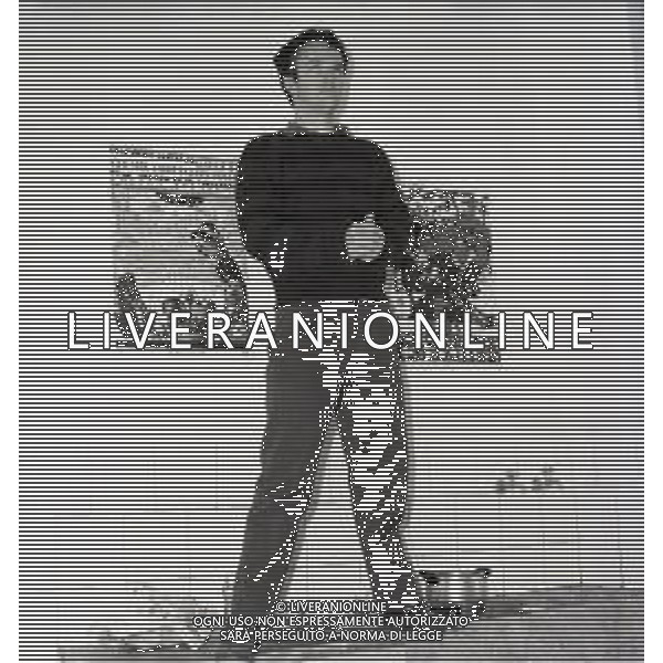 NEG- RETROSPETTIVA LOU CASTEL ATTORE  NELLA FOTO LOU CASTEL PSEUDONIMO DI ULV QUARZELL A ROMA NELL\'ANNO 1967  AG ALDO LIVERANI SAS