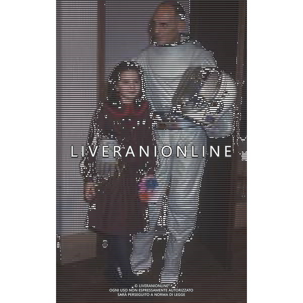 DIAP-RETROSPETTIVA PHILIPPE LEROY ATTORE NELLA FOTO PHILIPPE LEROY A ROMA CON LA FIGLIA CECILIA NELL\'ANNO 1987 AG ALDO LIVERANI SAS