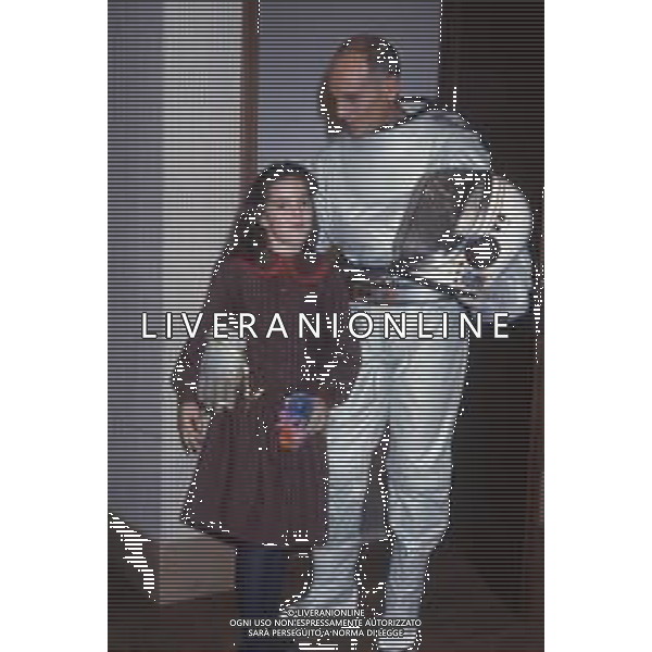 DIAP-RETROSPETTIVA PHILIPPE LEROY ATTORE NELLA FOTO PHILIPPE LEROY A ROMA CON LA FIGLIA CECILIA NELL\'ANNO 1987 AG ALDO LIVERANI SAS