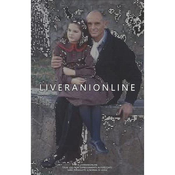 DIAP-RETROSPETTIVA PHILIPPE LEROY ATTORE NELLA FOTO PHILIPPE LEROY A ROMA CON LA FIGLIA CECILIA NELL\'ANNO 1987 AG ALDO LIVERANI SAS