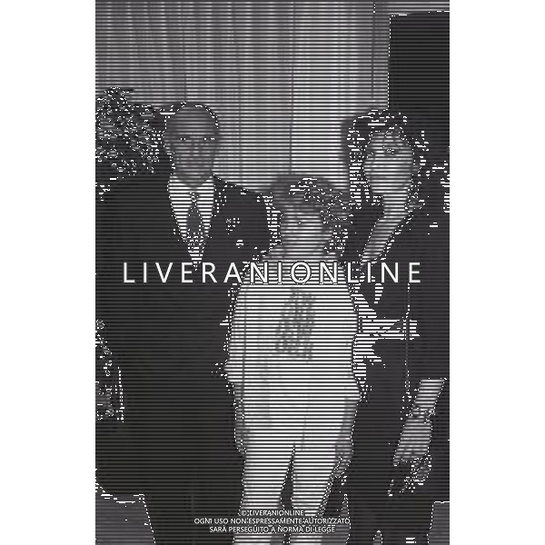 NEG-RETROSPETTIVA PHILIPPE LEROY ATTORE NELLA FOTO PHILIPPE LEROY CON ITALO NARDULLI E IDA DI BENEDETTO A ROMA NELL\'ANNO 1987 FOTO EDGARDO DELLA SCORCIOSA-AG ALDO LIVERANI SAS