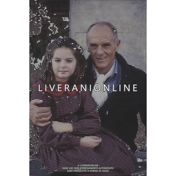 DIAP-RETROSPETTIVA PHILIPPE LEROY ATTORE NELLA FOTO PHILIPPE LEROY A ROMA CON LA FIGLIA CECILIA NELL\'ANNO 1987 AG ALDO LIVERANI SAS