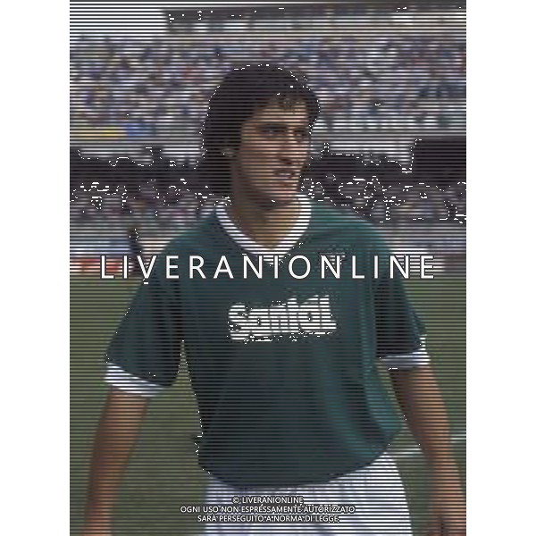 RETROSPETTIVA FERNANDO DE NAPOLI NELLA FOTO FERNANDO DE NAPOLI CON LA MAGLIA AVELLINO AG ALDO LIVERANI SAS