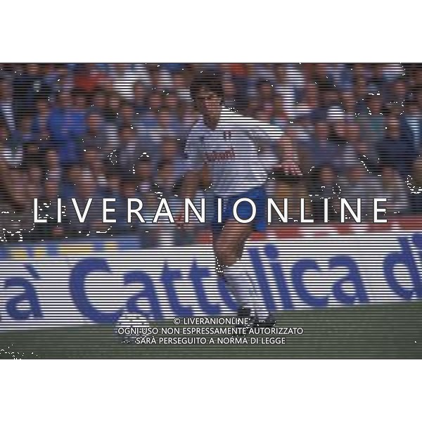 RETROSPETTIVA FERNANDO DE NAPOLI NELLA FOTO FERNANDO DE NAPOLI CON LA MAGLIA DEL NAPOLI AG ALDO LIVERANI SAS
