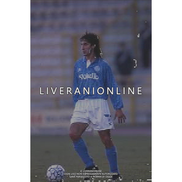 RETROSPETTIVA FERNANDO DE NAPOLI NELLA FOTO FERNANDO DE NAPOLI CON LA MAGLIA DEL NAPOLI AG ALDO LIVERANI SAS