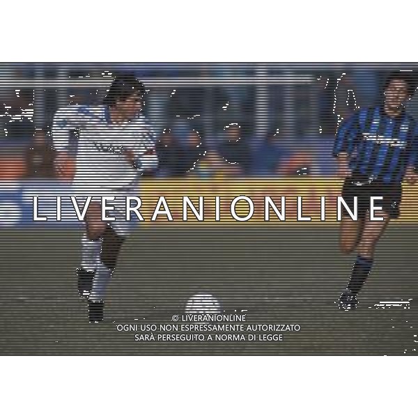 RETROSPETTIVA FERNANDO DE NAPOLI NELLA FOTO FERNANDO DE NAPOLI CON LA MAGLIA DEL NAPOLI AG ALDO LIVERANI SAS
