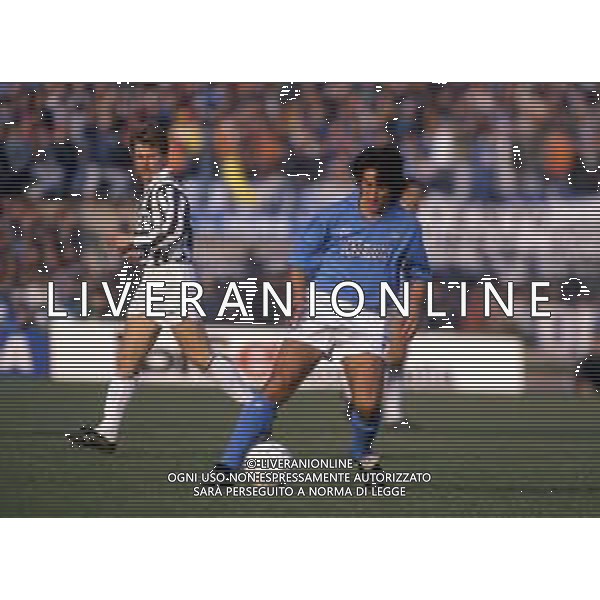RETROSPETTIVA FERNANDO DE NAPOLI NELLA FOTO FERNANDO DE NAPOLI CON LA MAGLIA DEL NAPOLI E GIANCARLO MAROCCHI (JUVENTUS) AG ALDO LIVERANI SAS