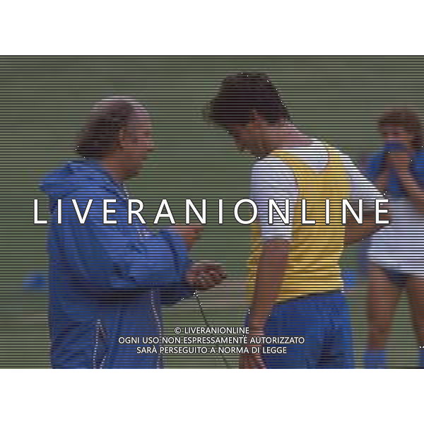 RETROSPETTIVA FERNANDO DE NAPOLI NELLA FOTO FERNANDO DE NAPOLI CON L\'ALLENATORE OTTAVIO BIANCHI AG ALDO LIVERANI SAS