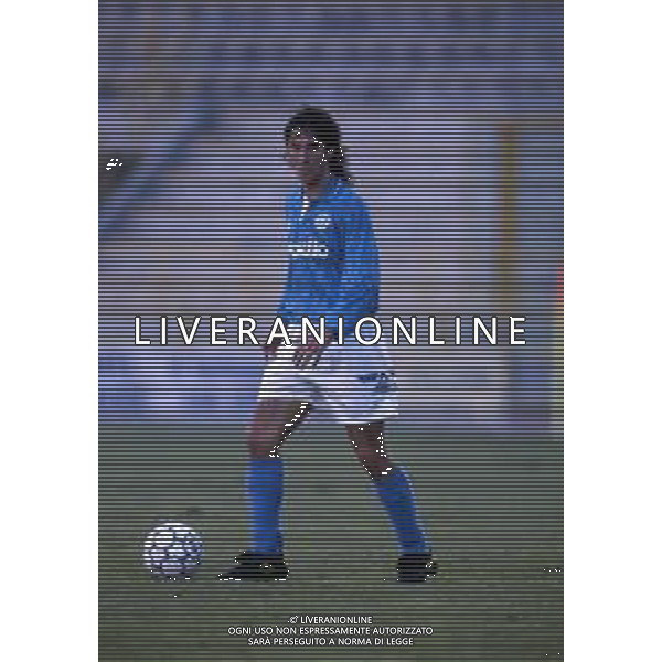 RETROSPETTIVA FERNANDO DE NAPOLI NELLA FOTO FERNANDO DE NAPOLI CON LA MAGLIA DEL NAPOLI AG ALDO LIVERANI SAS