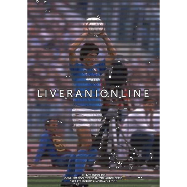 RETROSPETTIVA FERNANDO DE NAPOLI NELLA FOTO FERNANDO DE NAPOLI CON LA MAGLIA DEL NAPOLI AG ALDO LIVERANI SAS