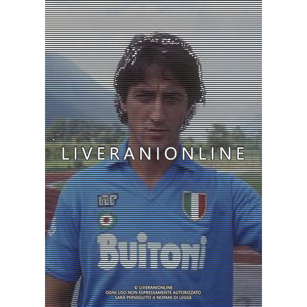 RETROSPETTIVA FENANDO DE NAPOLI CALCIATORE NELLA FOTO FERNANDO DE NAPOLI CON LA MAGLIA DEL NAPOLI CALCIO AG ALDO LIVERANI SAS