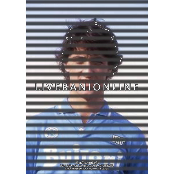 RETROSPETTIVA FENANDO DE NAPOLI CALCIATORE NELLA FOTO FERNANDO DE NAPOLI CON LA MAGLIA DEL NAPOLI CALCIO AG ALDO LIVERANI SAS
