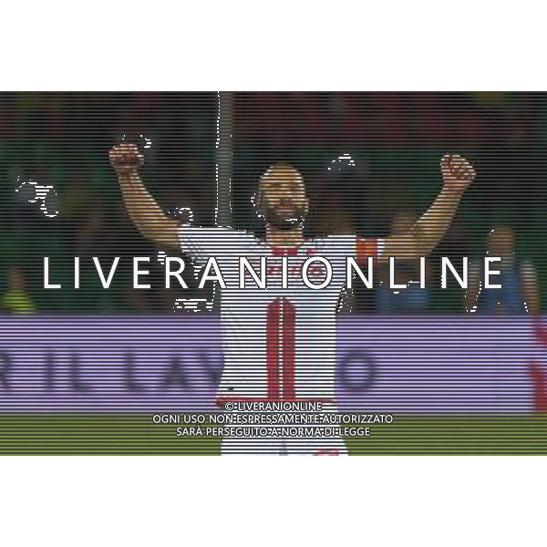 TVEM Valerio Di Cesare of SSC Bari celebrates the victory during the Italian Serie BKT playout match between Ternana Calcio vs SSC Bari on 23 May 2024 at the Libero Liberati stadium in Bari, Italy. Photo by Emmanuele Mastrodonato/ag. Aldo Liverani s.a.s./AGENZIA ALDO LIVERANI SAS