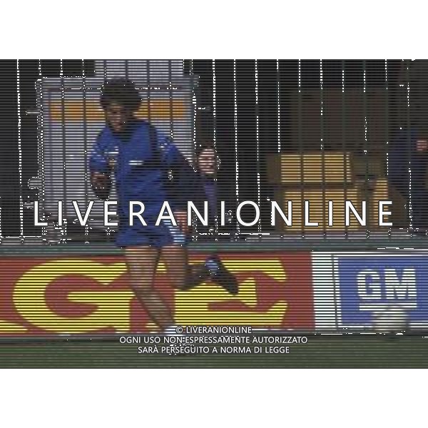 RETROSPETTIVA FERNANDO DE NAPOLI CALCIATORE NELLA FOTO FERNANDO DE NAPOLI CON LA MAGLIA DELLA NAZIONALE ITALIANA AG ALDO LIVERANI SAS