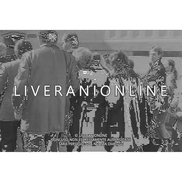 NEG- RETROSPETTIVA MICHELE SINDONA AVVOCATO E BANCHIERE NELLA FOTO I FUNERALI DEL BANCHIERE MICHELE SINDONA A MILANO AL CIMITERO MONUMENTALE IL GIORNO 25-03-1986 AG ALDO LIVERANI SAS
