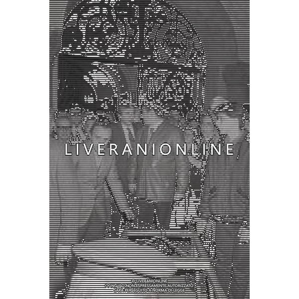 NEG- RETROSPETTIVA MICHELE SINDONA AVVOCATO E BANCHIERE NELLA FOTO I FUNERALI DEL BANCHIERE MICHELE SINDONA A MILANO AL CIMITERO MONUMENTALE IL GIORNO 25-03-1986 AG ALDO LIVERANI SAS