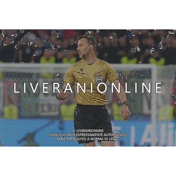 TVEM the referee Felix Zwayer of Germany during the UEFA EURO 2024 group stage match between Albania and Italy at Westfalenstadion on June 15, 2024 in Dortmund, Germany. Photo by Emmanuele Mastrodonato/ag. Aldo Liverani sas