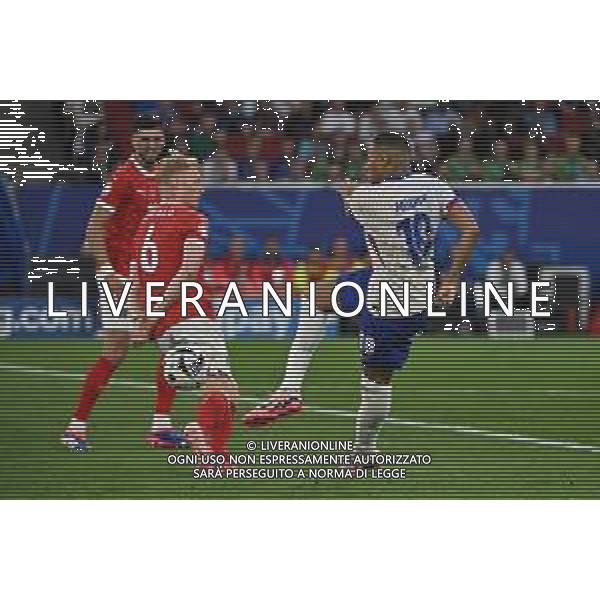 Austria vs Francia - UEFA EURO 2024 nella foto un tiro di Kylian Mbappè (Francia) ribattuto da Nicolas Seiwald (Austria) Dusseldorf (GER) 17-06-2024 Dusseldorf Arena Campionato Europeo di Calcio - UEFA EURO 2024 fase a gironi - 1a giornata Gruppo D foto Roberto Garavaglia/Agenzia Aldo Liverani sas