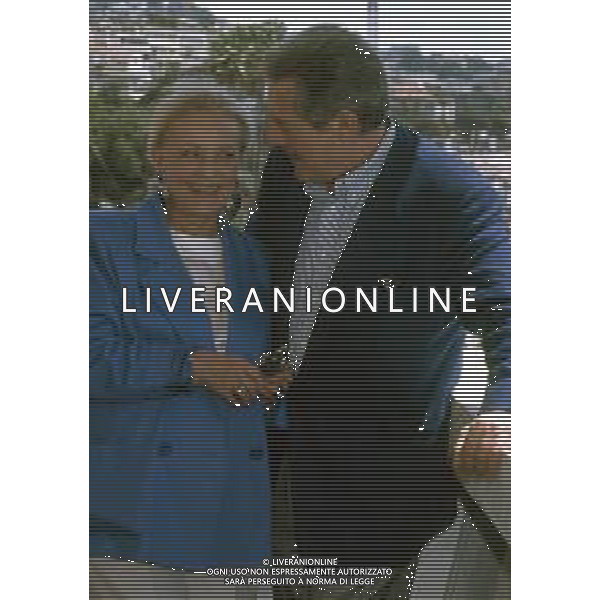 DIAP-RETROSPETTIVA MARCELLO MASTROIANNI ATTORE NELLA FOTO MARCELLO MASTROIANNI AL FESTIVAL INTERNAZIONALE DEL CINEMA DI CANNES NELL\'ANNO 1991 CON JEAN MOREAU AG ALDO LIVERANI SAS